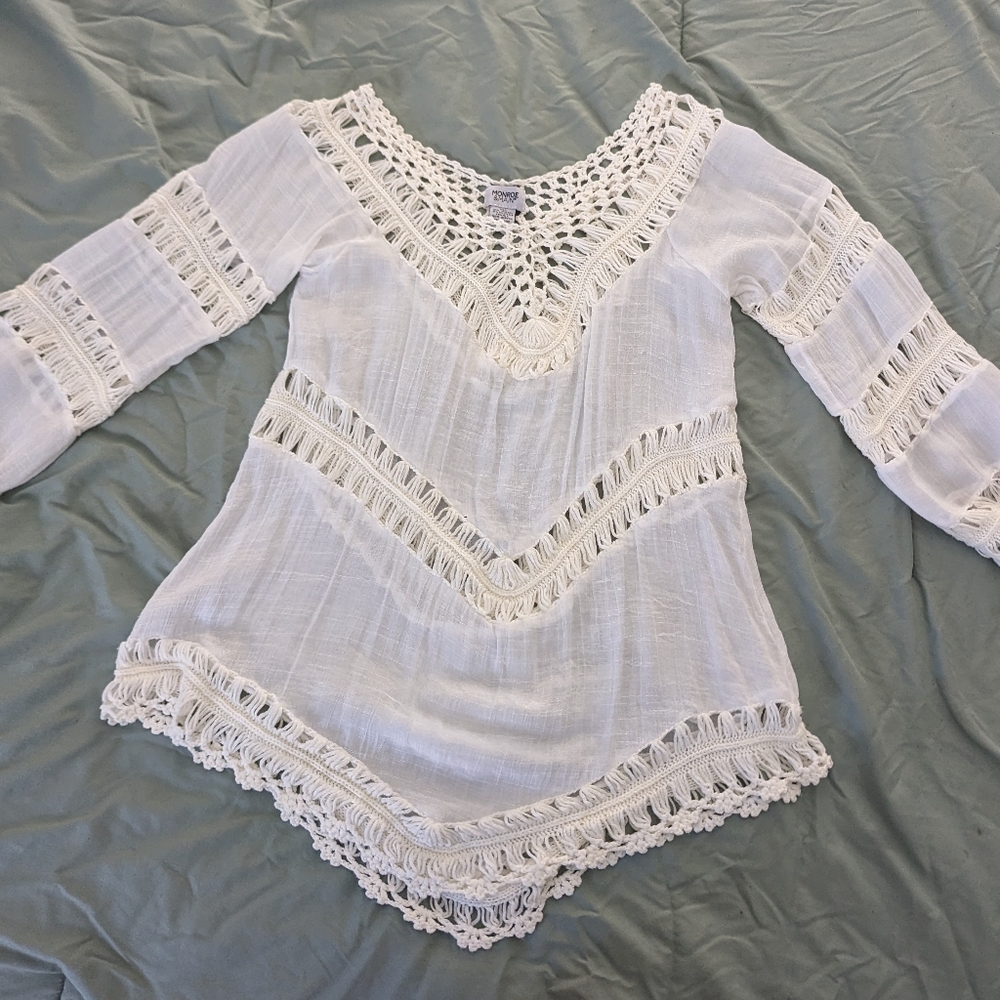 Monroe & Main White Viscose & Crotchet Tunic Top